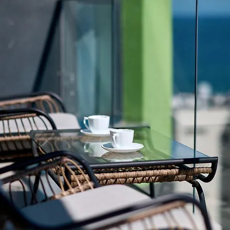 Seavibes B10 - Pool & Spa Beach