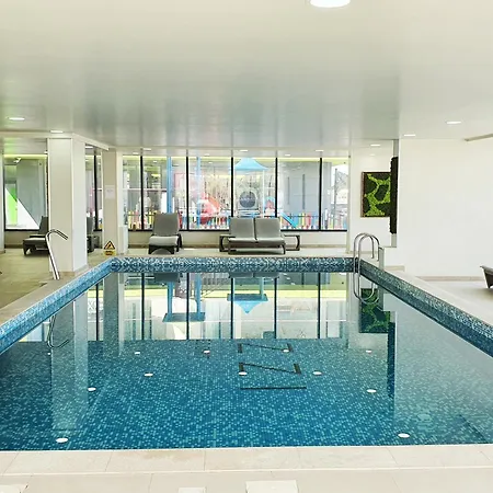 Seavibes B10 - Pool & Spa Beach *