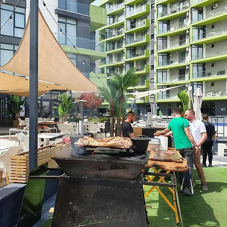 Seavibes B10 - Pool & Spa Beach Appartement *
