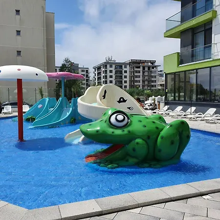 Seavibes B10 - Pool & Spa Beach Appartement *